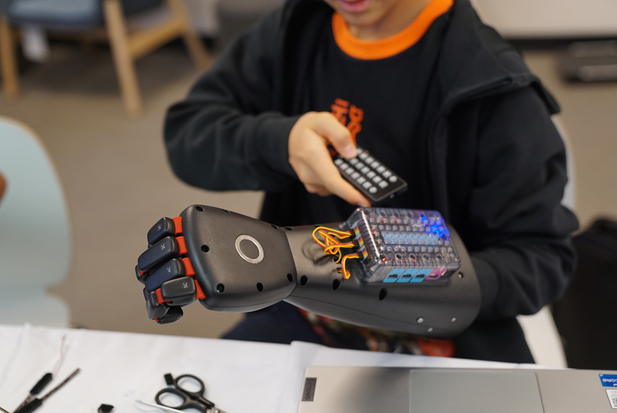 Programmable Prosthetic Hand for Education Educational prosthetic hand project for CTE programs